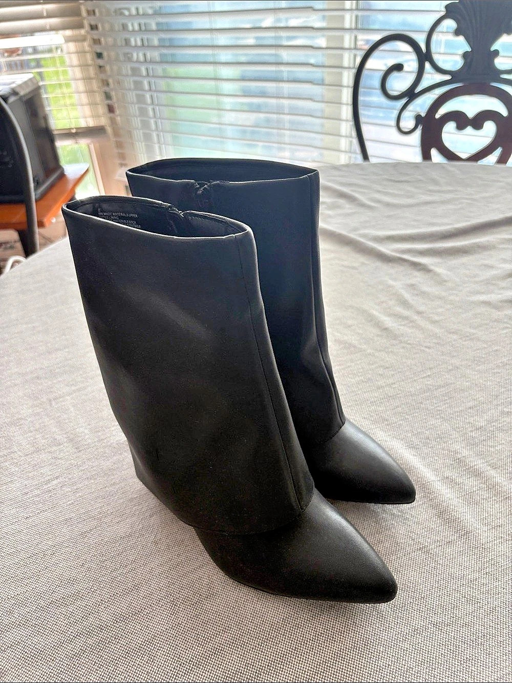 Black Pointed-Toe Heeled Boots Like New